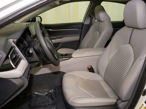 Certified 2024 Toyota Camry SE FWD image 10