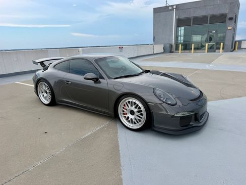 Used 2014 Porsche 911 GT3 RWD image 3