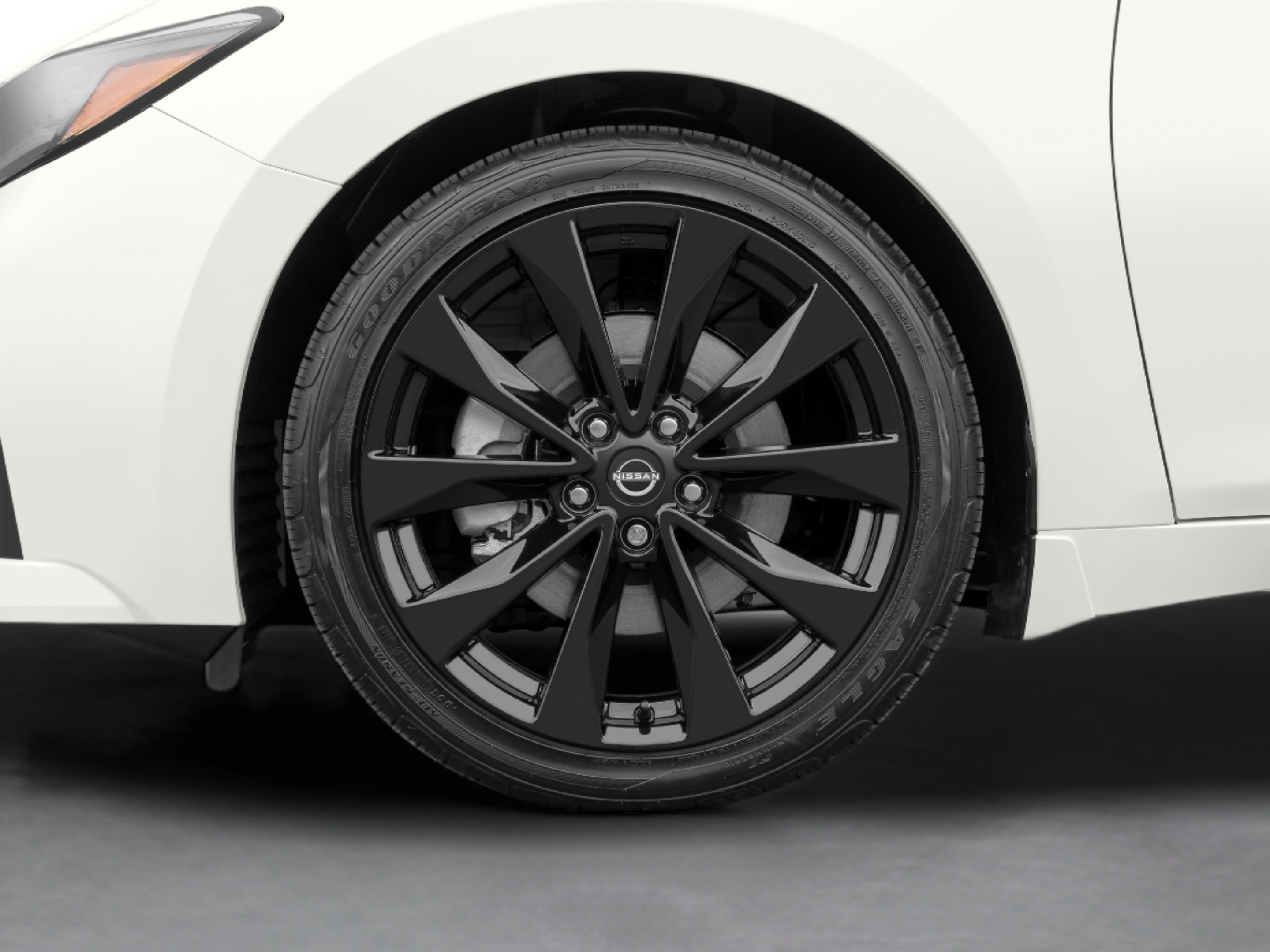 Used 2023 Nissan Maxima SR w/ Sport Mat Group FWD image 48