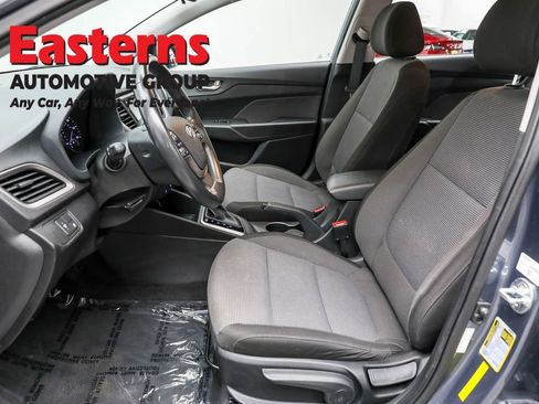 Used 2020 Hyundai Accent Limited image 14