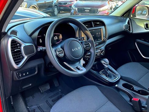 Used 2023 Kia Soul LX image 15