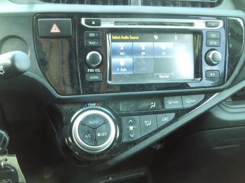 Used 2015 Toyota Prius C One FWD image 18