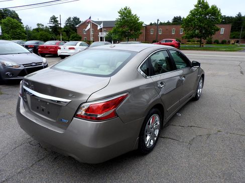 Used 2014 Nissan Altima 2.5 SL w/ Technology Package image 3