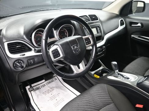 Used 2020 Dodge Journey SE w/ SE Popular Equipment Group image 12