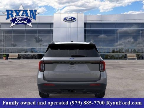 New 2026 Ford Explorer Active RWD image 5
