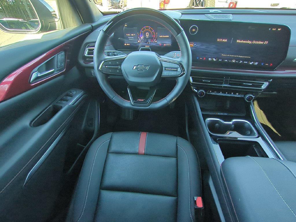 Used 2025 Chevrolet Traverse RS FWD image 18