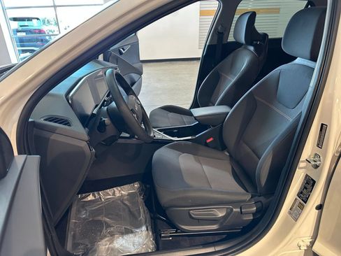 Used 2026 Kia Niro LX FWD image 25
