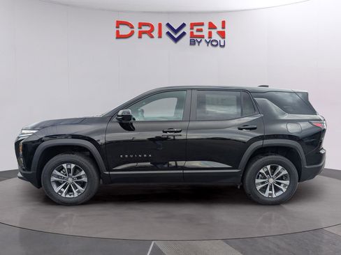 New 2026 Chevrolet Equinox LT w/ Safety and Technology Package image 2