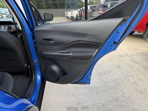 Used 2022 Nissan Kicks SV FWD image 16