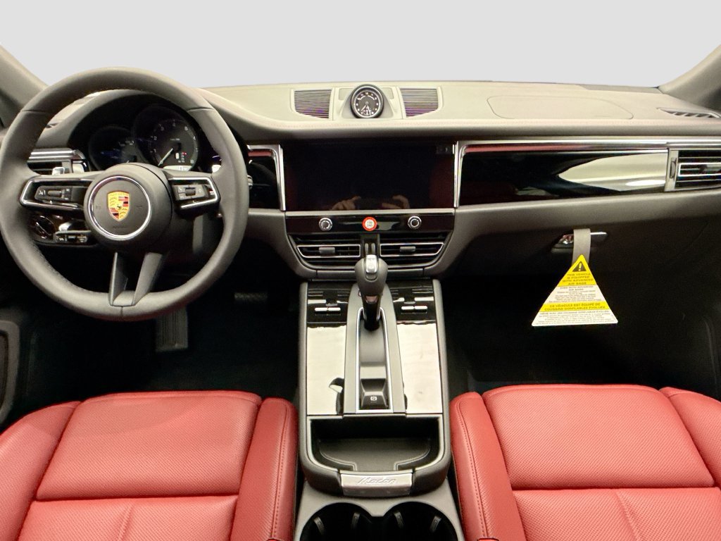 Used 2026 Porsche Macan AWD/4WD image 16
