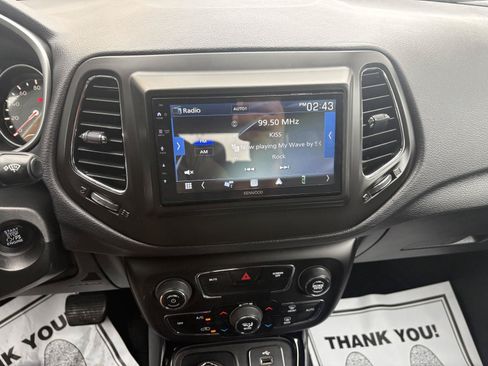 Used 2018 Jeep Compass Limited w/ Navigation Group AWD/4WD image 12