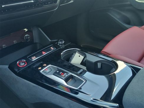 New 2025 Audi SQ6 e-tron Premium Plus image 10