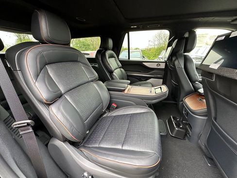 New 2025 Lincoln Navigator Black Label AWD/4WD image 26