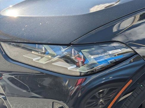 Used 2024 BMW X6 xDrive40i w/ Premium Package image 17