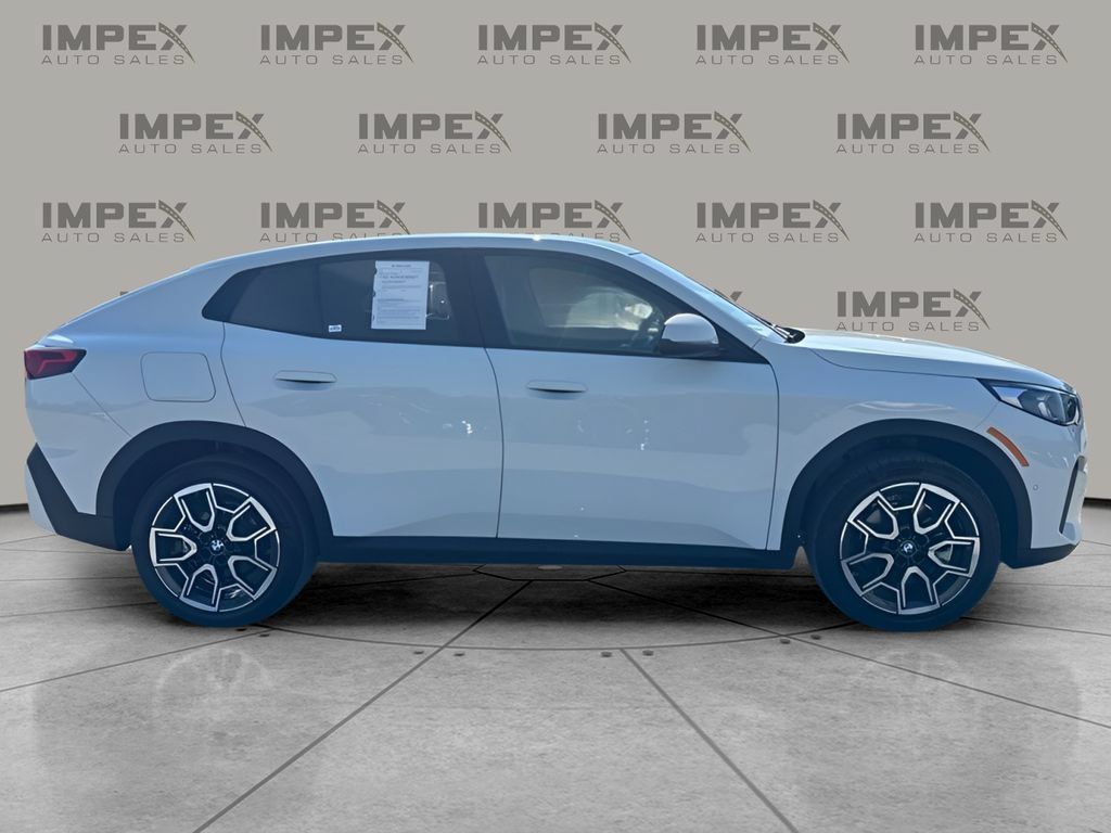 Used 2026 BMW X2 xDrive28i AWD/4WD image 6