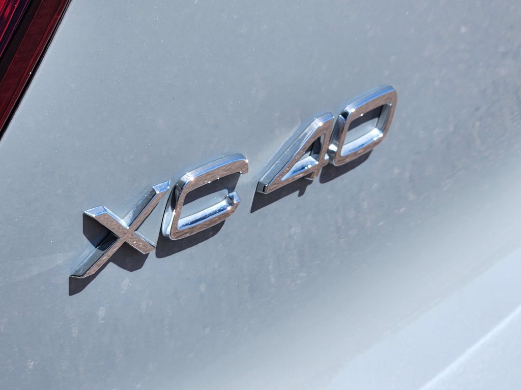 Used 2025 Volvo XC40 B5 Plus AWD/4WD image 31
