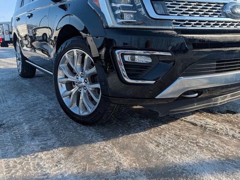 Used 2018 Ford Expedition Platinum image 2