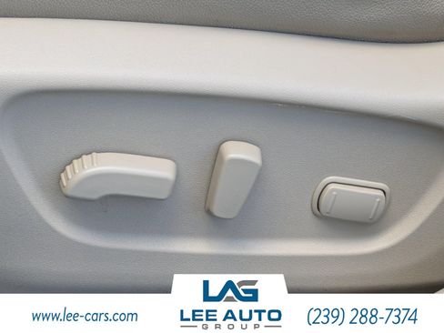 Used 2020 Nissan Rogue SL w/ Premium Package FWD image 18
