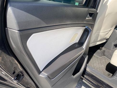 Used 2020 Volkswagen Tiguan SE w/ Panoramic Sunroof Package FWD image 16