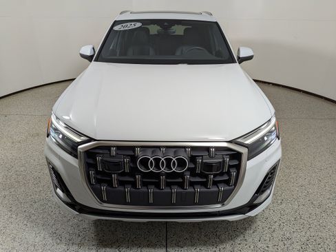Certified 2025 Audi Q7 3.0T Premium image 4