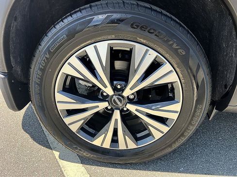 Certified 2023 Nissan Rogue SV w/ SV Premium B Package FWD image 11