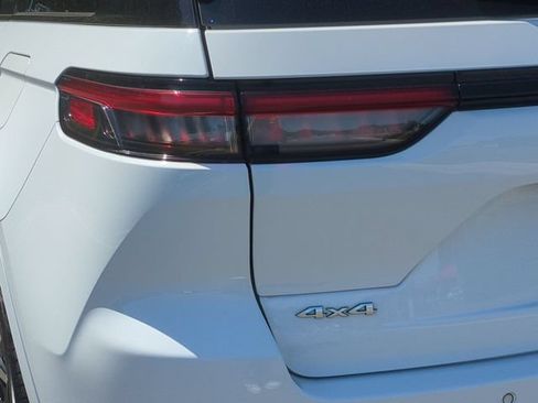 Used 2022 Jeep Grand Cherokee Summit AWD/4WD image 21