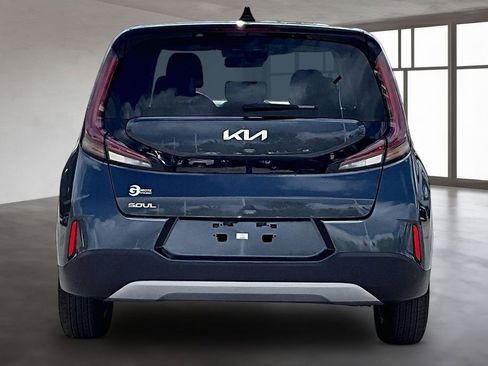 Used 2025 Kia Soul LX w/ LX Technology Package FWD image 6