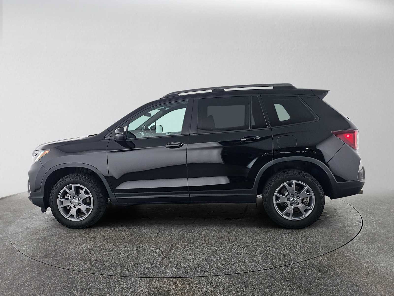 Used 2025 Honda Passport TrailSport image 6