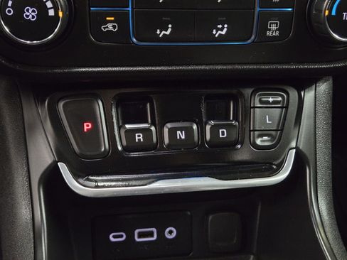Used 2019 GMC Terrain SLE w/ LPO, Floor Liner Package FWD image 19