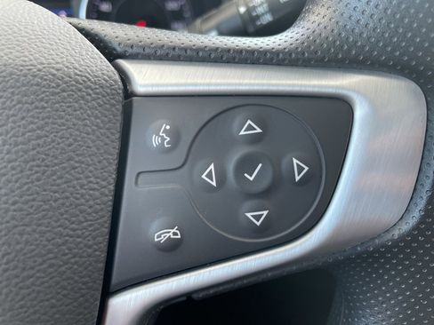 Used 2022 GMC Terrain SLE w/ Driver Convenience Package image 16