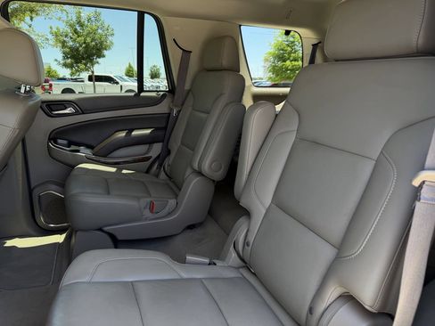 Used 2019 Chevrolet Tahoe LT w/ Luxury Package RWD image 25