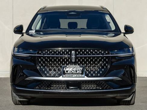 Used 2024 Lincoln Nautilus Reserve AWD/4WD image 2