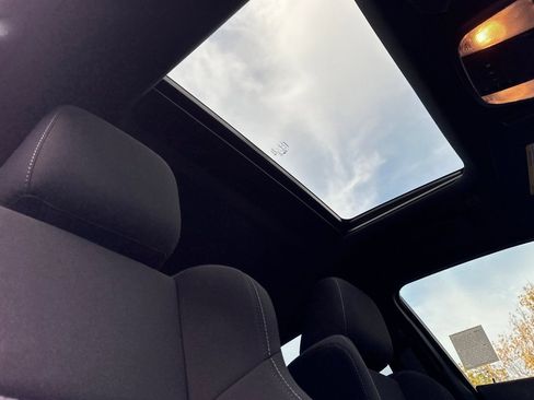 Used 2023 Dodge Charger Scat Pack w/ Harman/Kardon Audio Group image 19