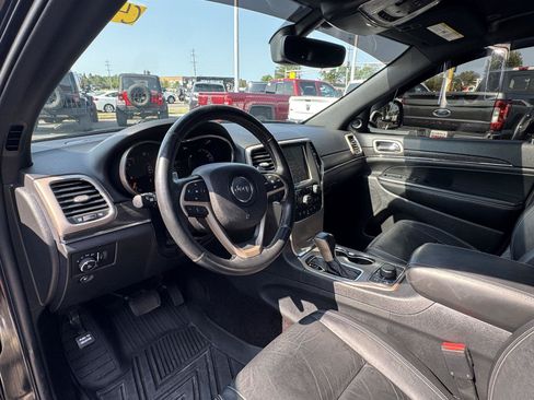 Used 2017 Jeep Grand Cherokee Limited AWD/4WD image 17