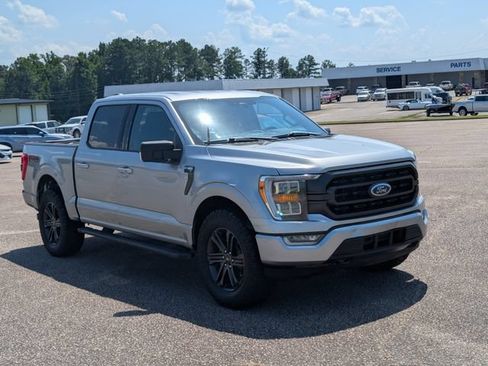 Used 2021 Ford F150 XLT w/ Equipment Group 302A High AWD/4WD image 4