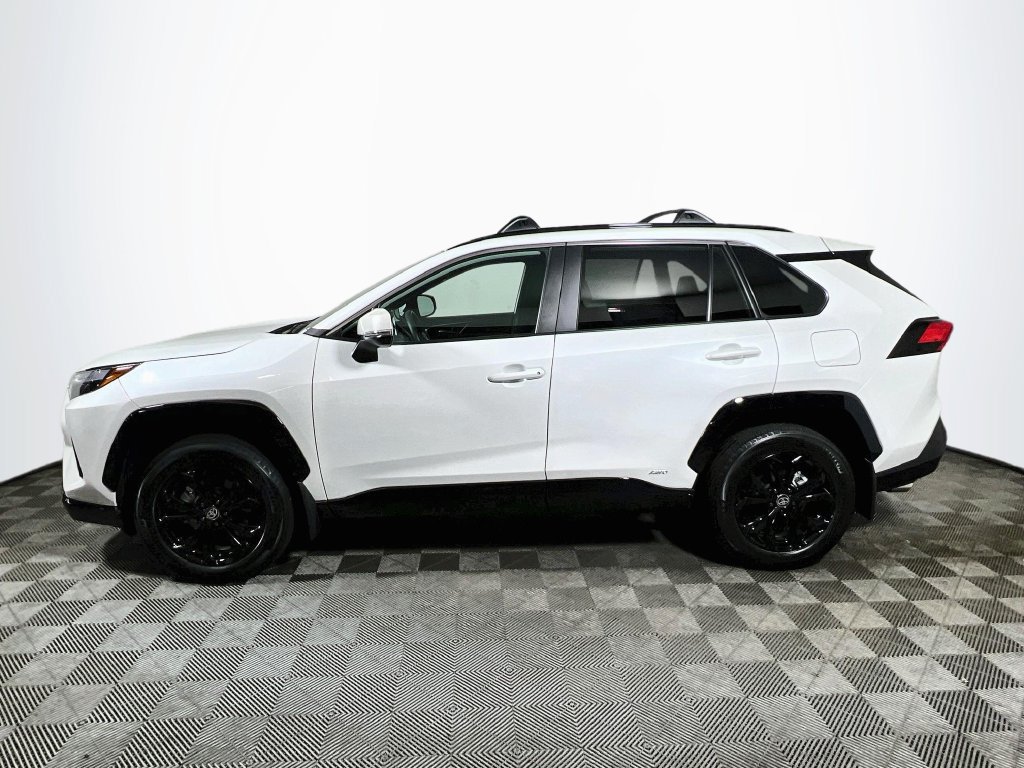 Certified 2025 Toyota RAV4 SE w/ Convenience Package AWD/4WD image 4