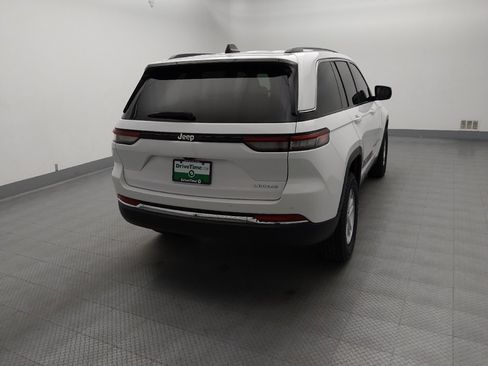 Used 2023 Jeep Grand Cherokee Laredo RWD image 7