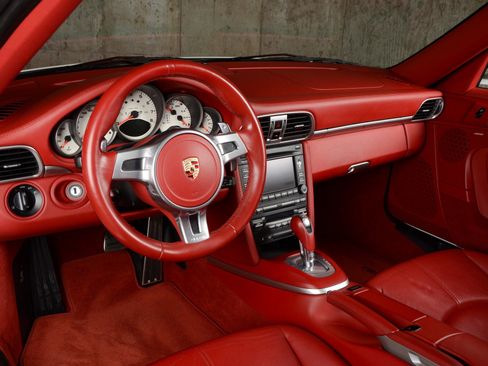 Used 2012 Porsche 911 Carrera 4 GTS image 24