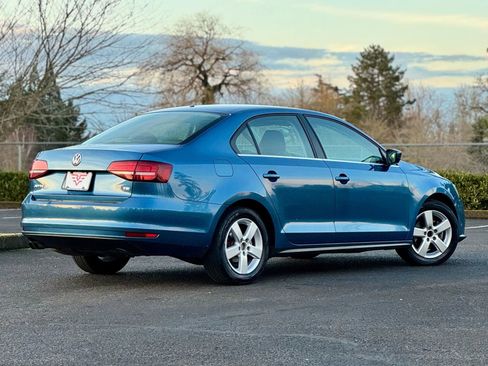 Used 2017 Volkswagen Jetta S w/ Jetta S Cold Weather Package image 3