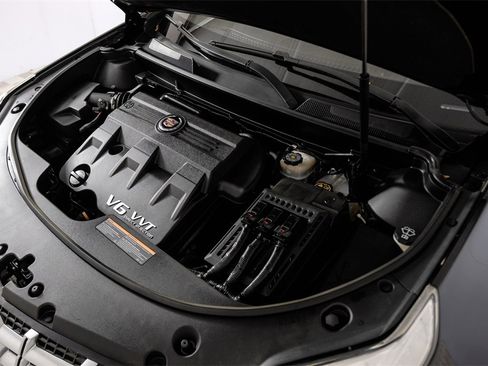 Used 2016 Cadillac SRX Luxury w/ Driver Awareness Package image 47