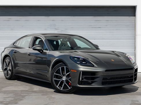 Certified 2025 Porsche Panamera 4S image 10