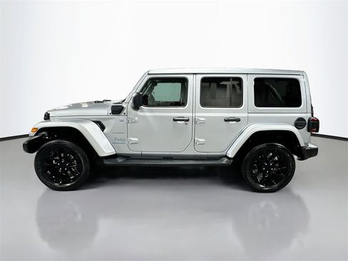 Used 2023 Jeep Wrangler Unlimited Sahara w/ Cold Weather Group image 10
