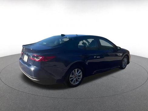 Used 2025 Toyota Camry LE image 14