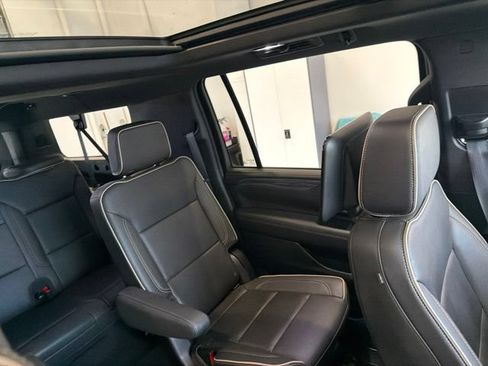 Used 2024 GMC Yukon XL SLT w/ SLT Luxury Package AWD/4WD image 48