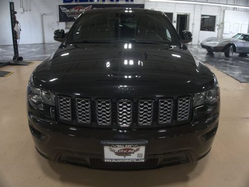 Used 2018 Jeep Grand Cherokee Altitude AWD/4WD image 8