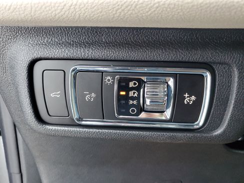 New 2026 Lincoln Corsair Premiere image 14