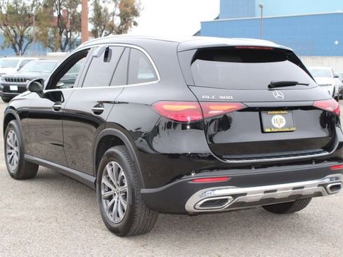 Used 2023 Mercedes-Benz GLC 300 image 3