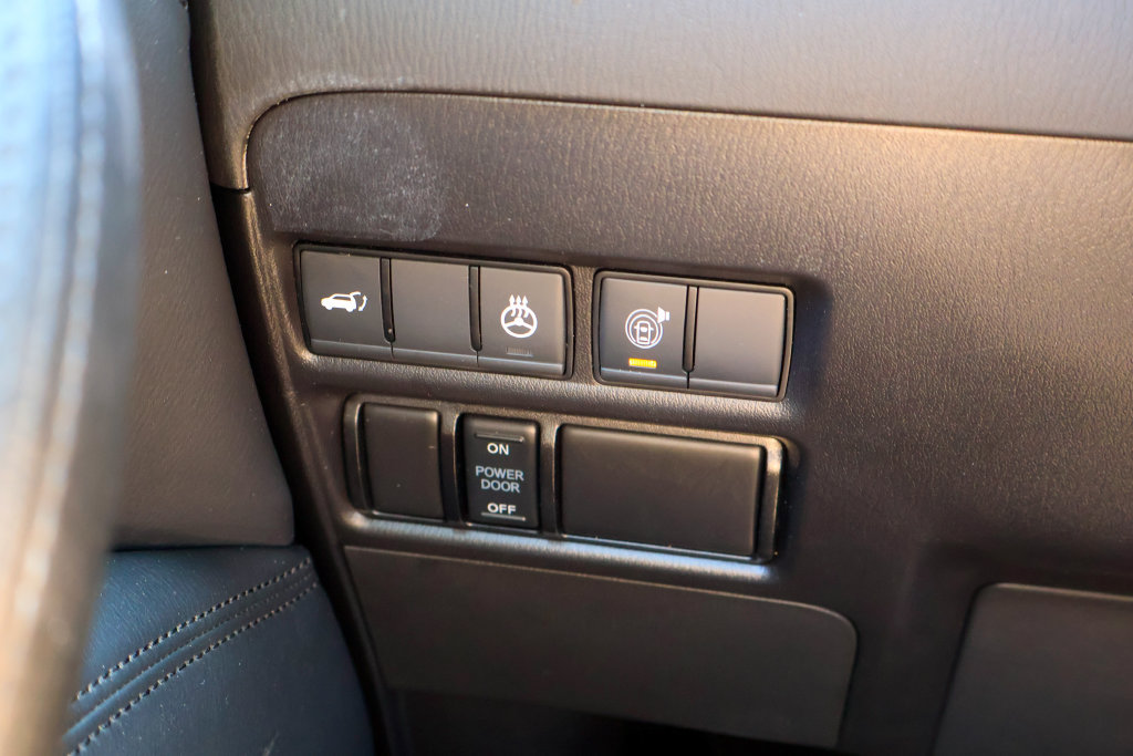 Used 2024 Nissan Armada SL w/ Captain's Chairs Package RWD image 20