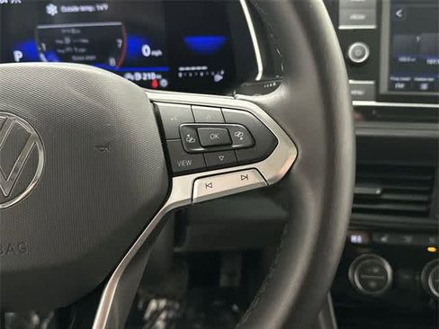 Certified 2023 Volkswagen Jetta SE w/ Panoramic Sunroof Package image 10