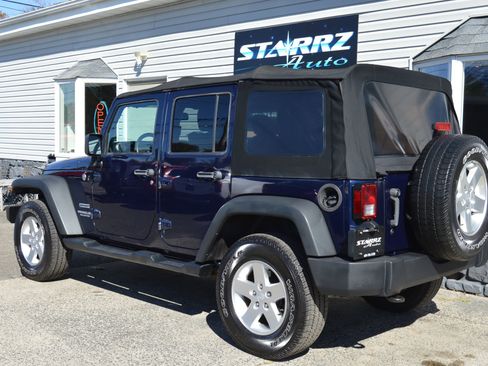 Used 2013 Jeep Wrangler Unlimited Sport image 3